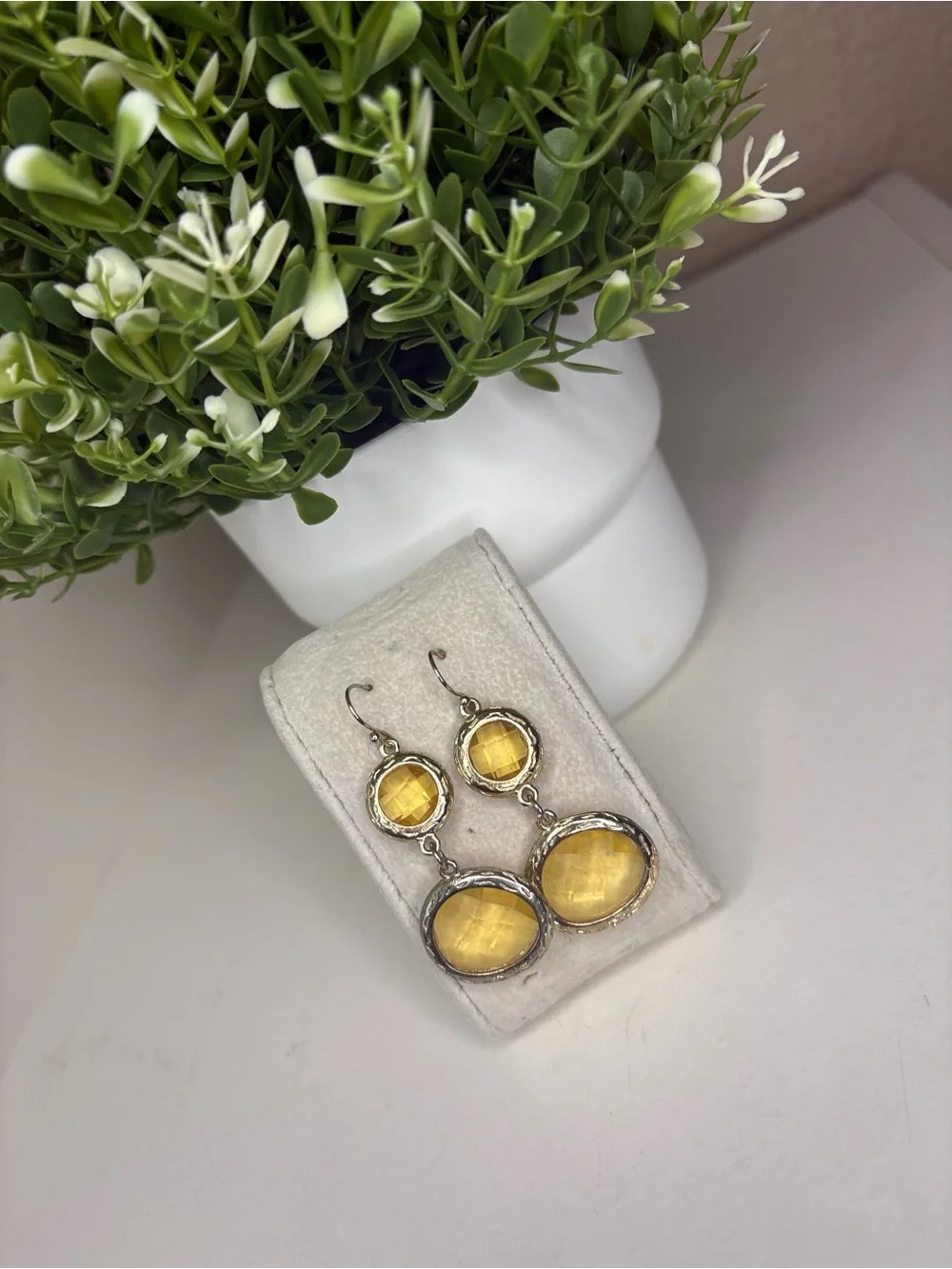 Vintage Gold Tone Citrine Yellow Faceted Glass Drop Dangle Statement Earrings